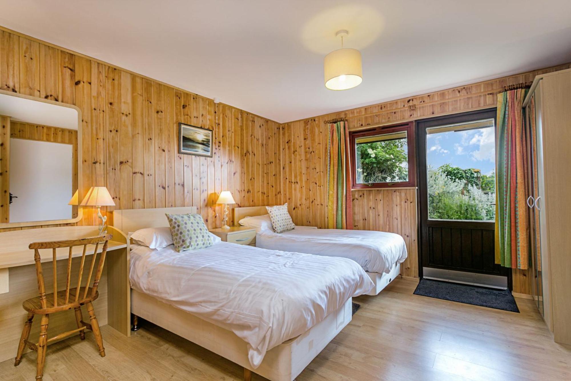 Laburnum Lodge Sleeps 6 Wheelchair Access Minehead Exterior foto