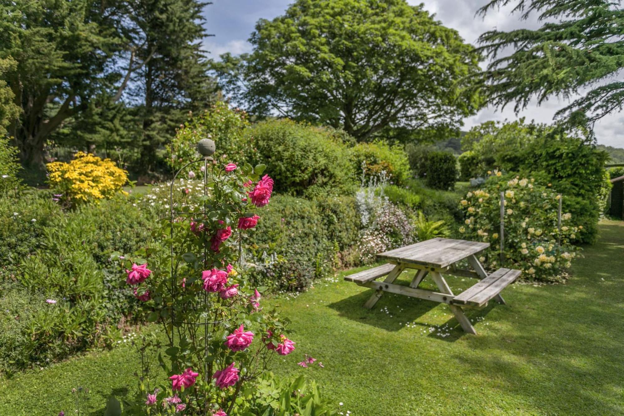 Laburnum Lodge Sleeps 6 Wheelchair Access Minehead Exterior foto